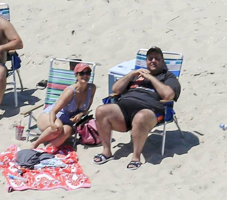 APTOPIX Christie vs Insurer Budget