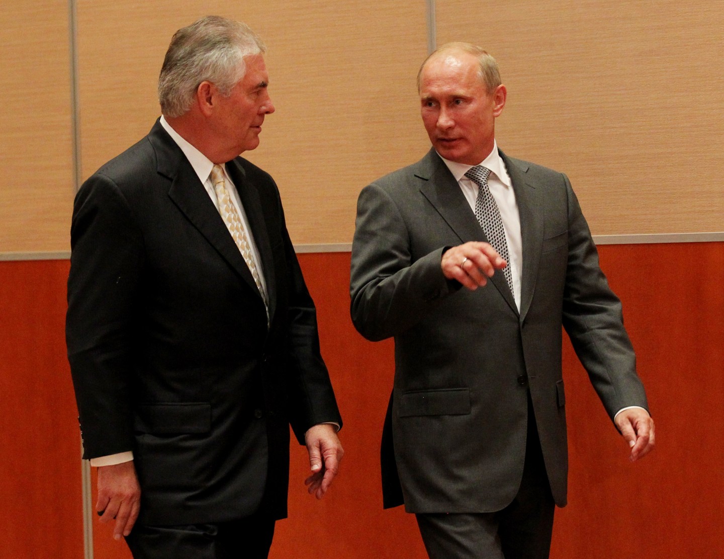 Exxon Mobil Agrees Arctic Oil Exploration Deal With Russian Oil Company