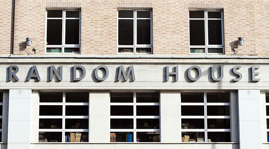 BRITAIN-GERMANY-PUBLISHING-INDUSTRY-PEARSON-BERTELSMANN