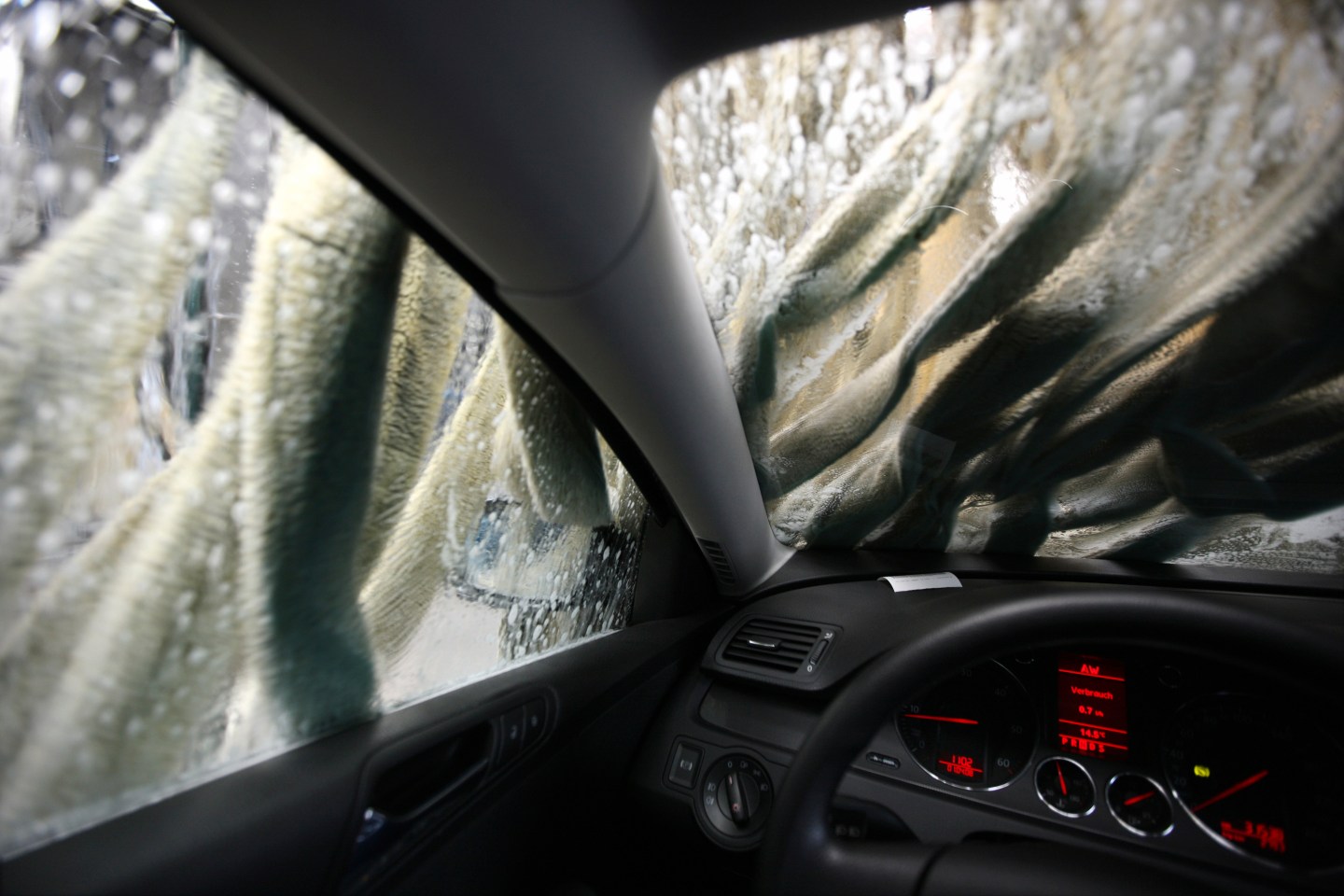 Automatic washing bay, car wash