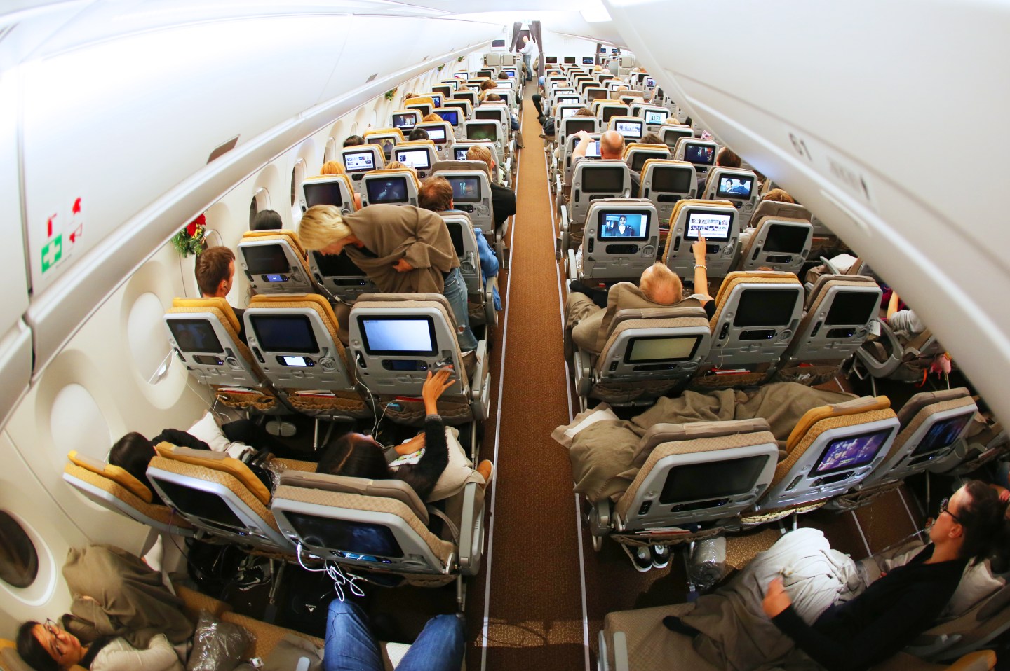 Airbus 350 Singapore Airlines next generation airplane makes first flight to Moscow