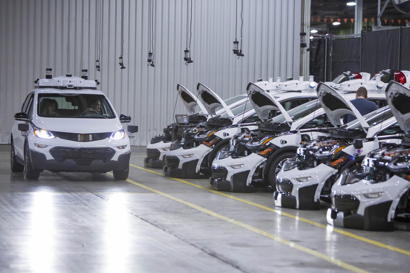 Forty Percent Of Voters Think Autonomous Cars Are as Safe or Safer Than Human Drivers