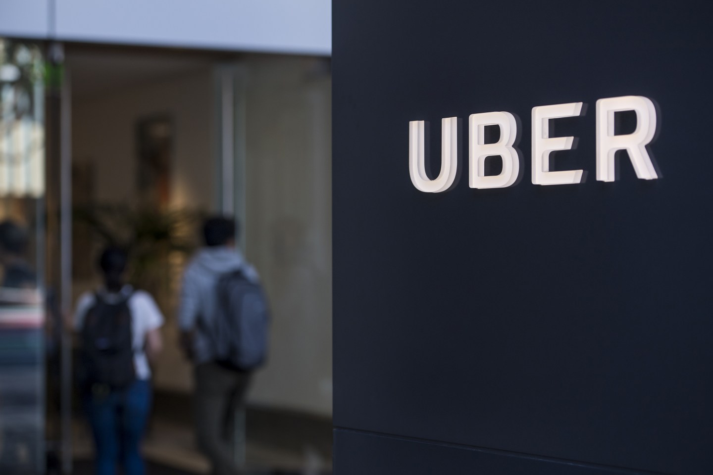 Uber CEO Kalanick Relinquishes Power After Investor Mutiny