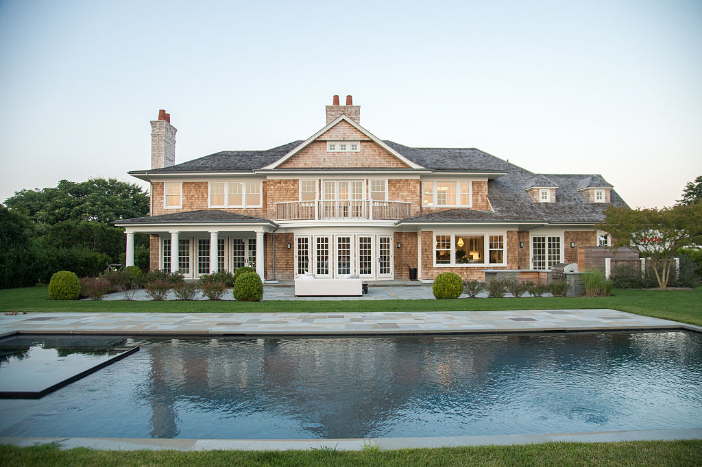 Hamptons Magazine and Bespoke Real Estate Host an Exclusive Dinner at a Private Estate