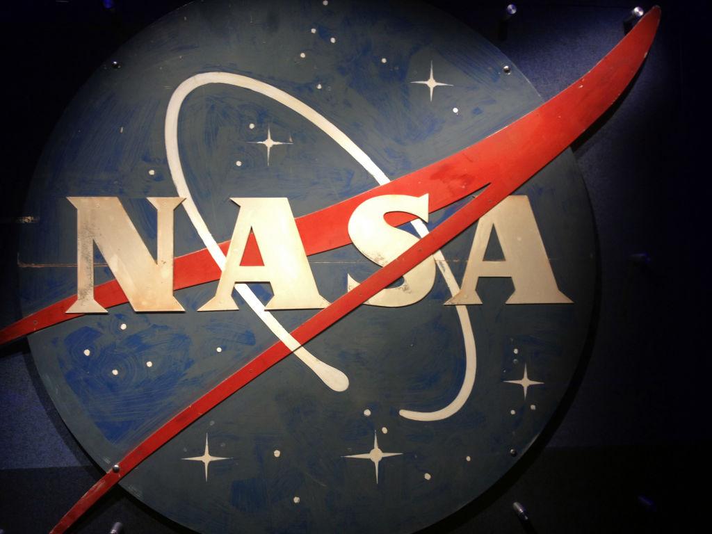Trump s muddled space policy: He sets up a high-level panel but urges budget cuts