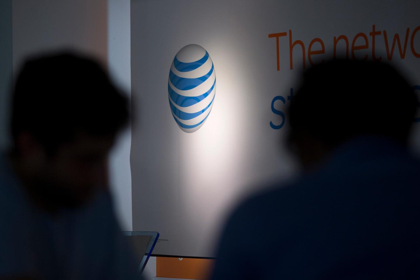 Inside An AT&amp;T Inc. Store Ahead Of Earnings Figures