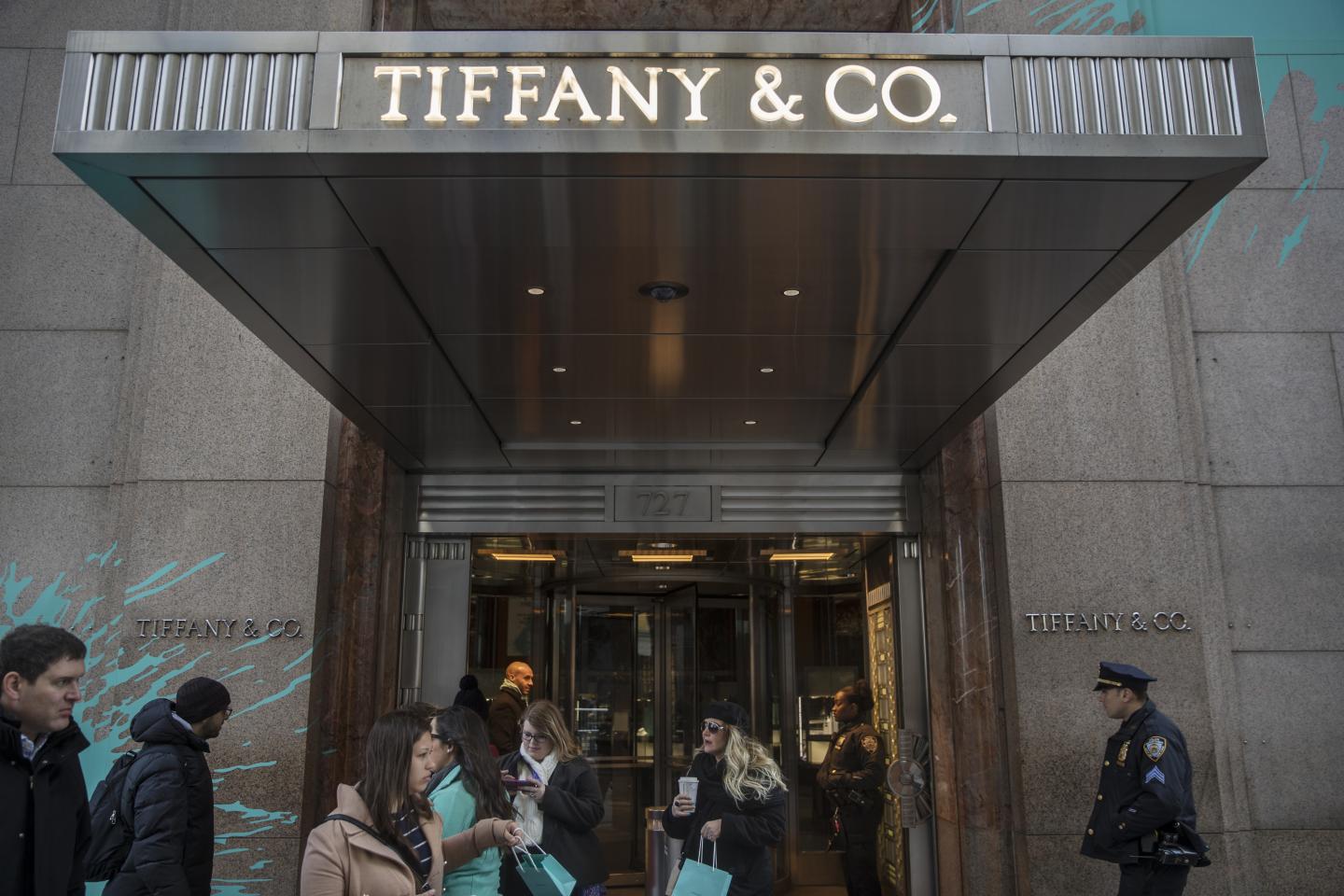 A Tiffany &amp; Co. Store Ahead Of Earnings Figures