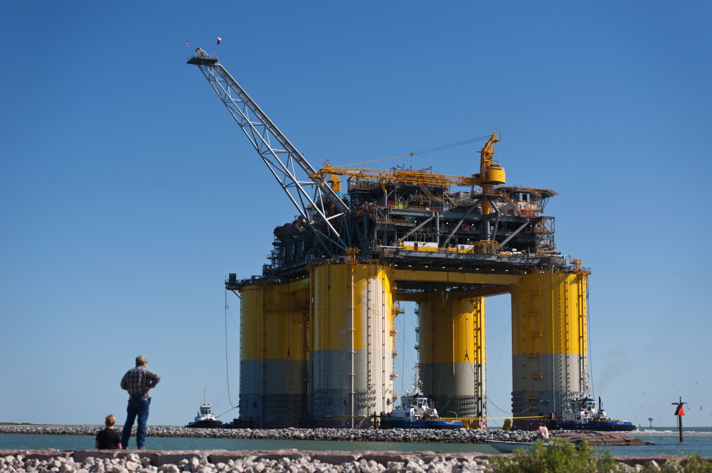The Hess Corp. Stampede Oil Platform Departs From Kiewit Offshore