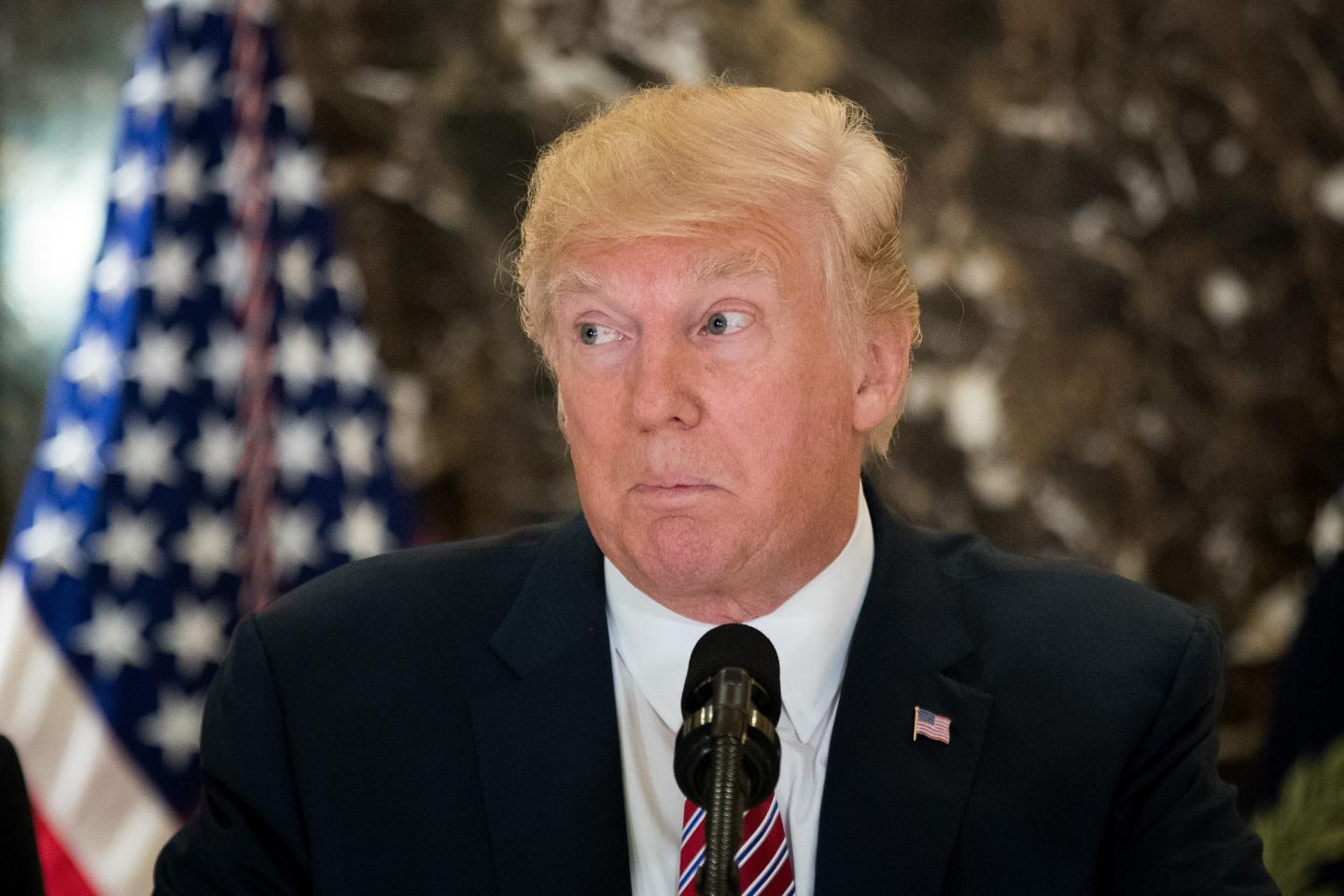 World Stocks Tumble as Market Hopes in Trump’s Reform Agenda Fade