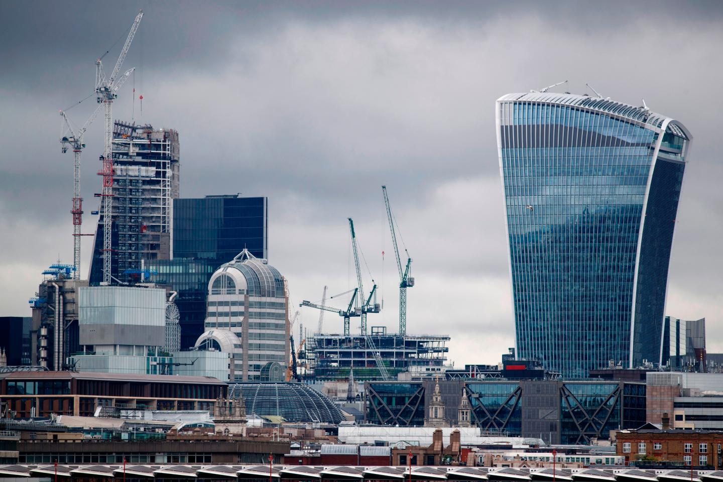 BRITAIN-ECONOMY-RETAIL-CONSTRUCTION