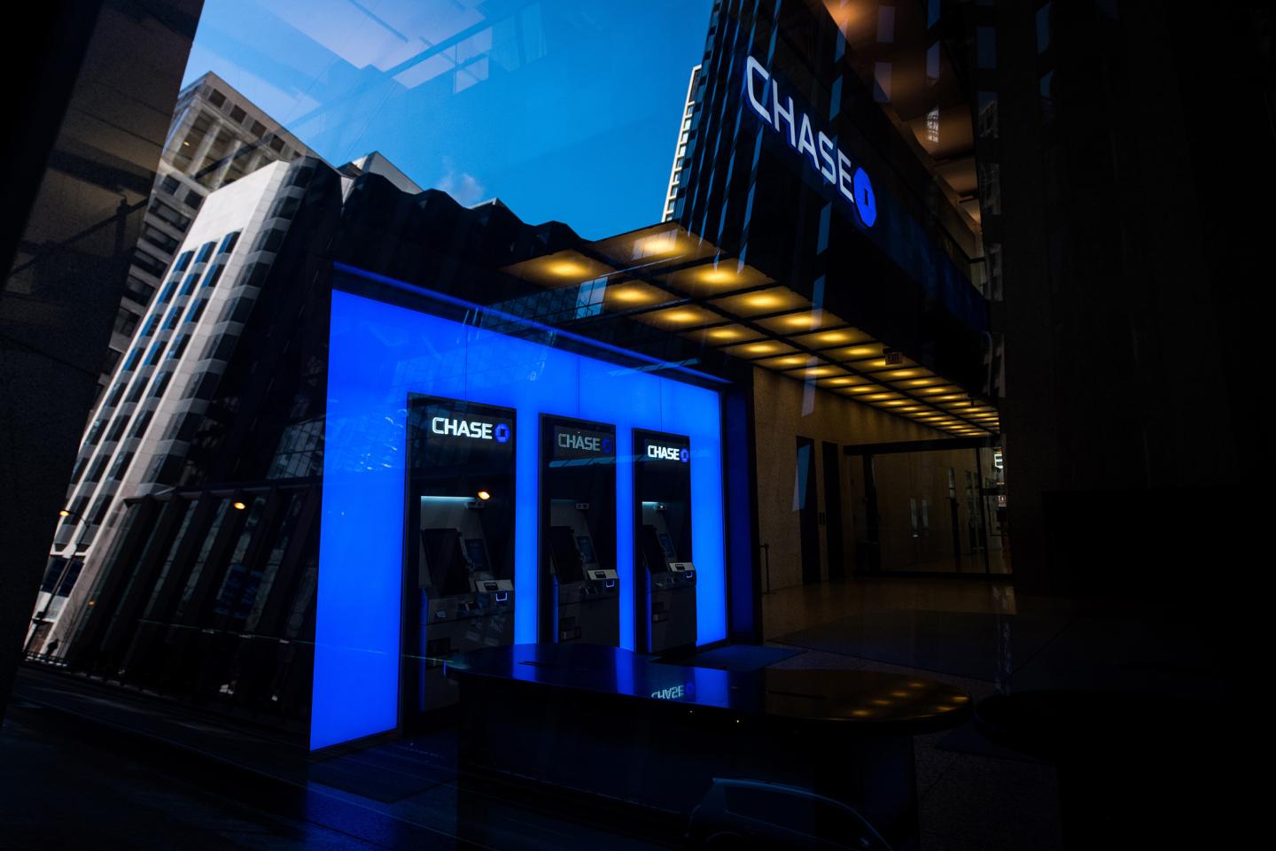 JPMorgan Chase &amp; Co. Bank Branch Ahead of Earnings Figures