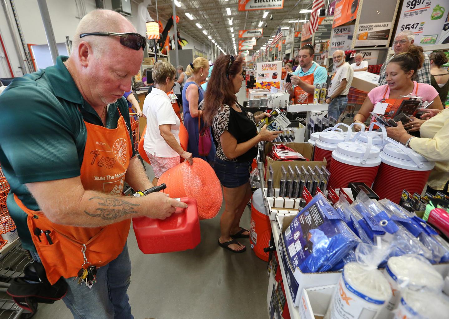 Hurricane Irma preparation in Lady Lake
