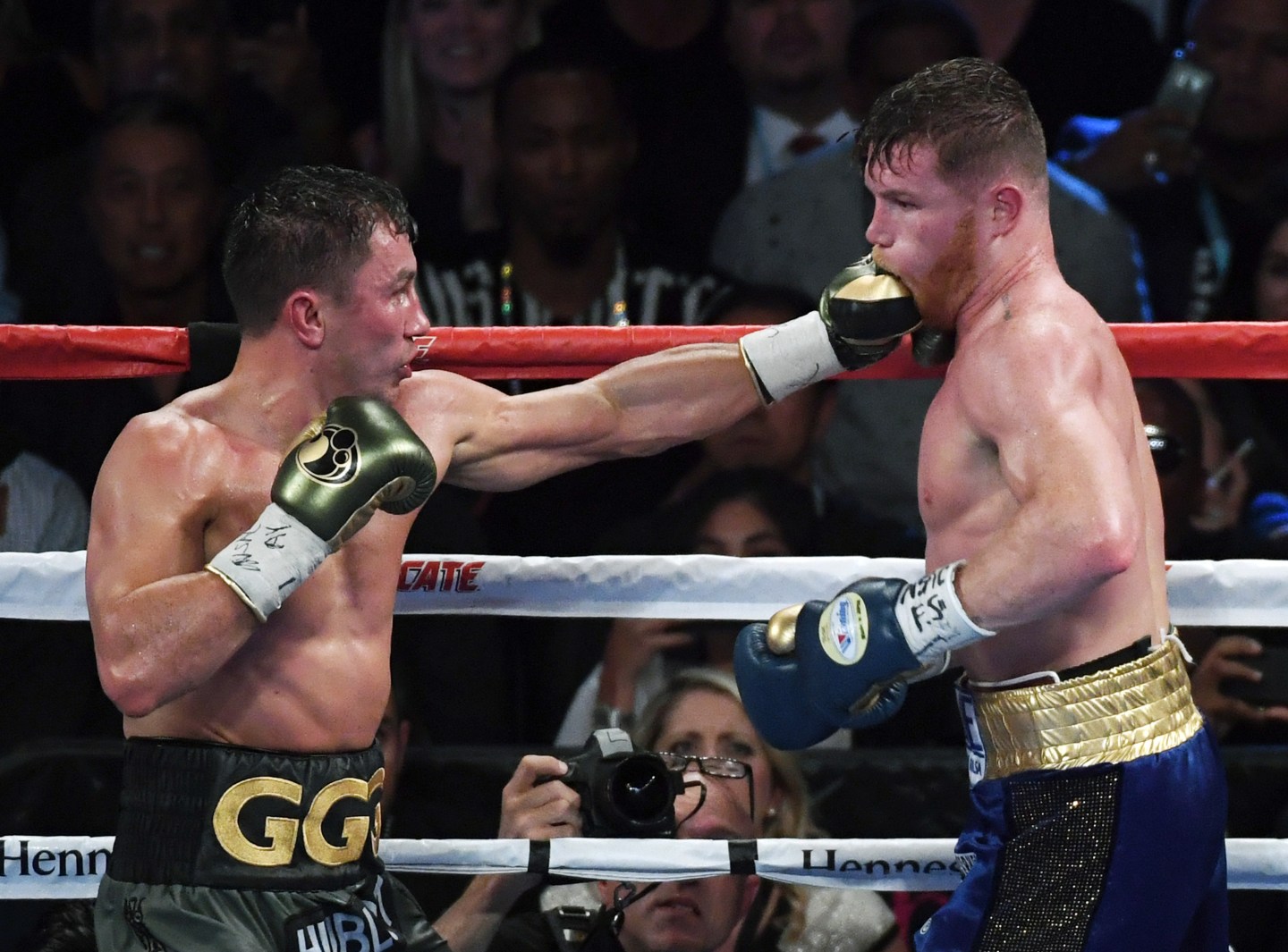 Gennady Golovkin v Canelo Alvarez