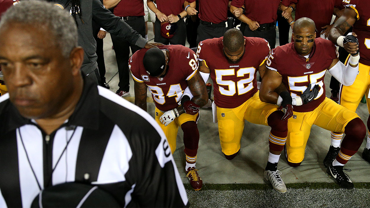 Senator Claims Russian Internet Trolls Inflamed the NFL Anthem Debate