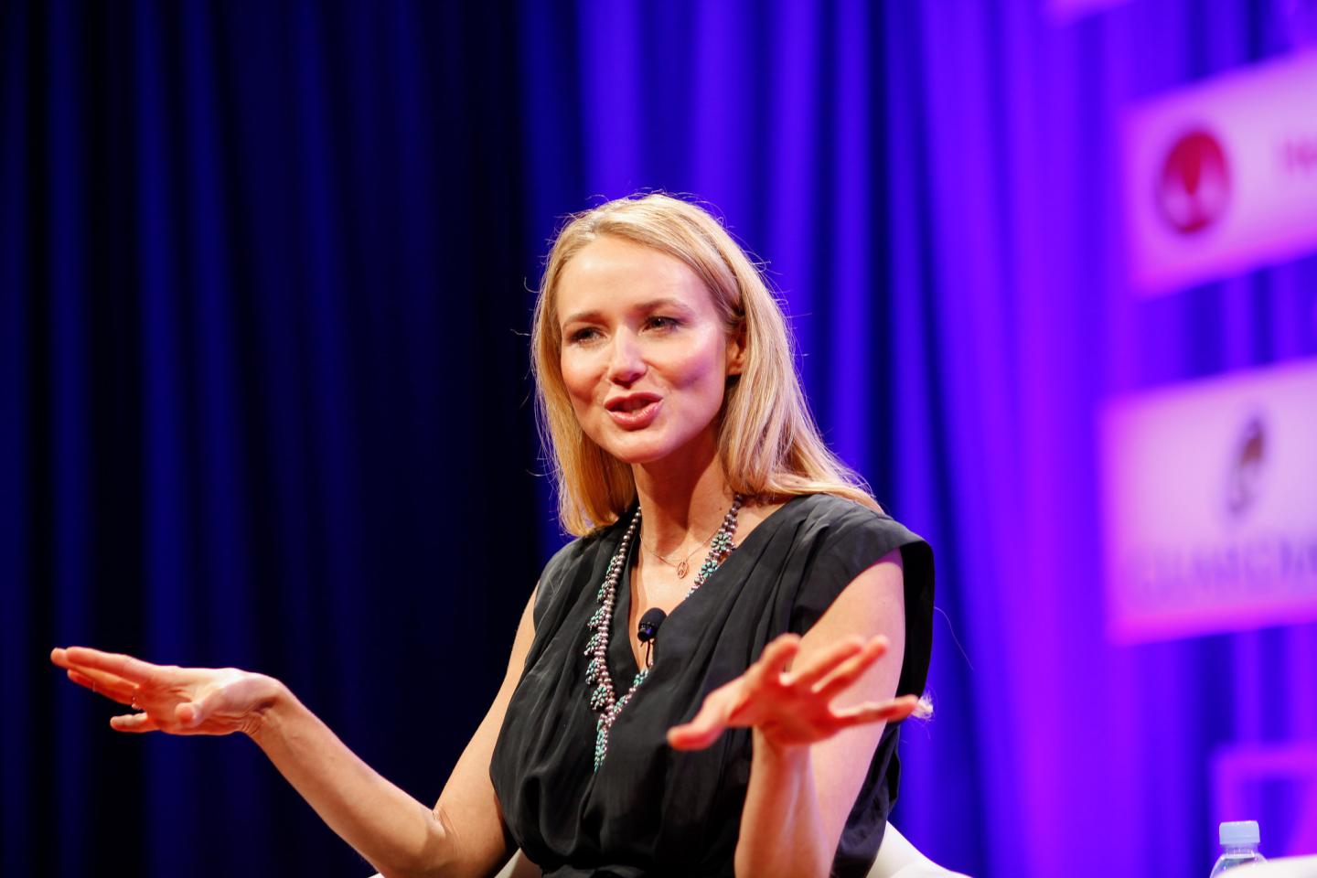 Jewel Is Partnering With Companies To Save Your Soul