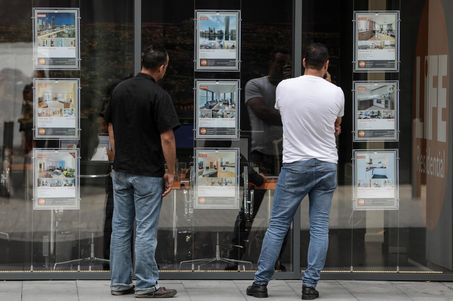 Residential Property Around Canary Wharf As U.K. House Prices 'Virtually at Standstill'