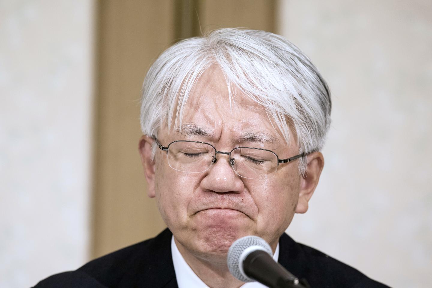 Kobe Steel Ltd. Chief Executive Officer Hiroya Kawasaki Holds News Conference