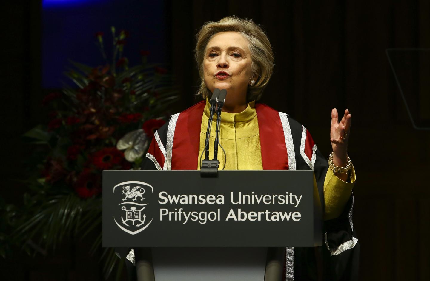 BRITAIN-US-POLITICS-UNIVERSITY-PEOPLE-CLINTON