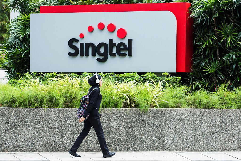 Images Of Mobile Phone Carriers And Users As MyRepublic Seeks To Become Nation's Fourth Provider