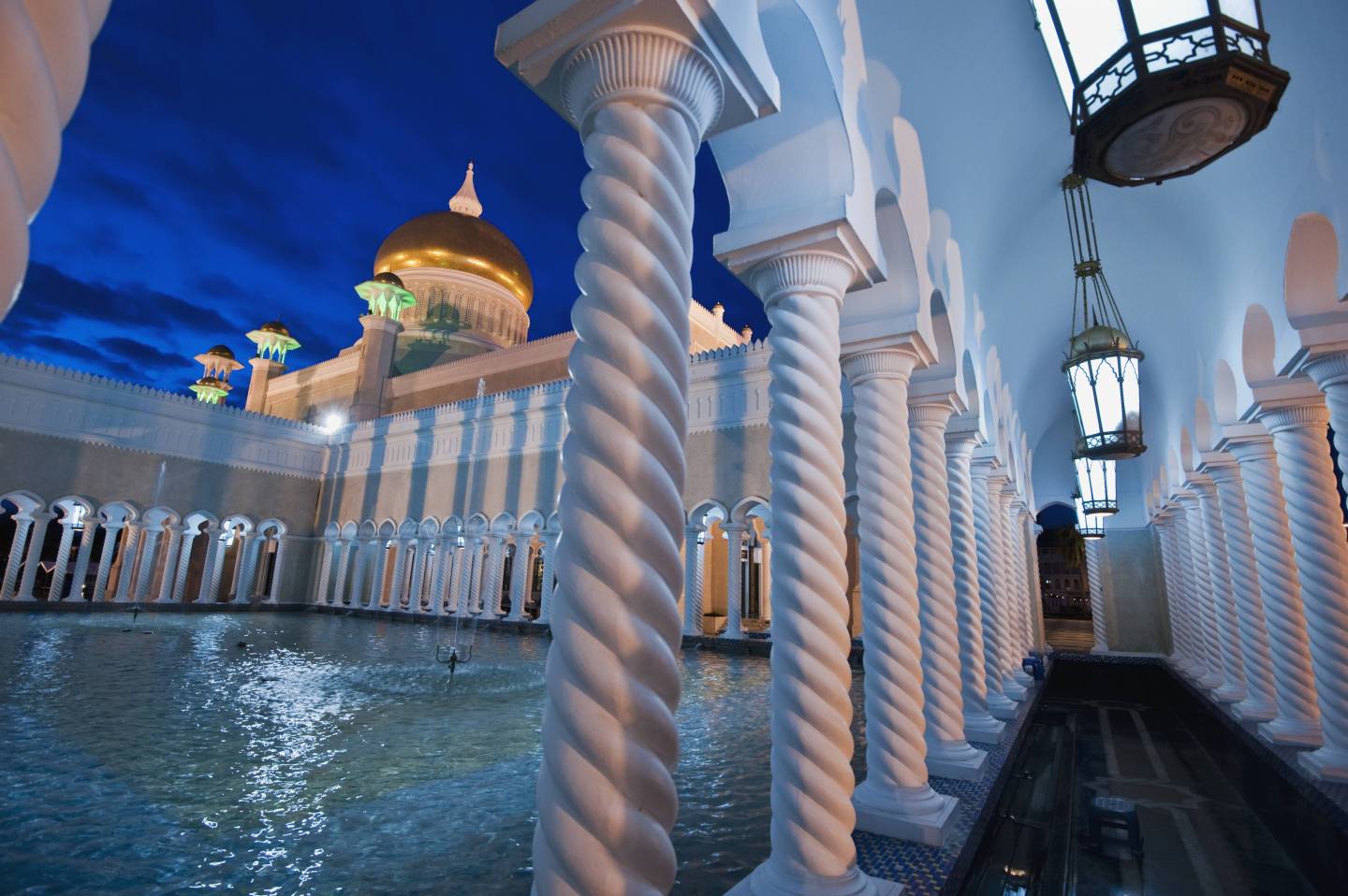 Sultan Omar Ali Saifuddin Mosque