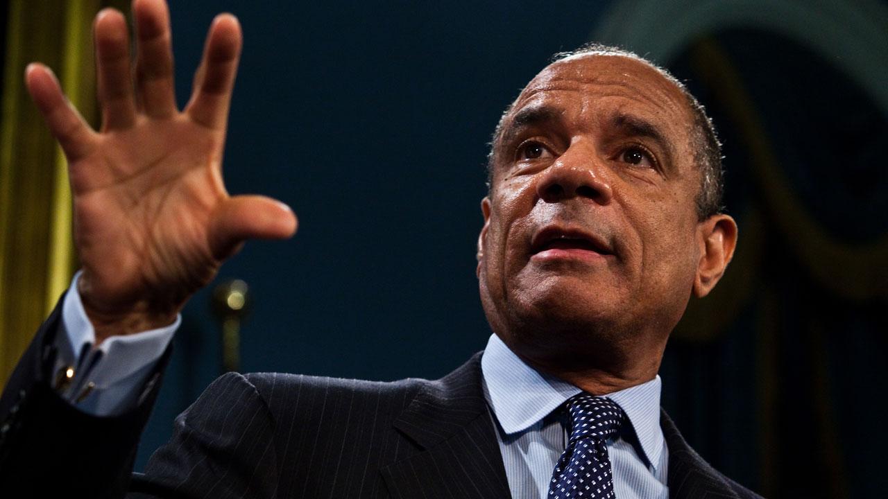 It’s ‘Embarrassing’ That Just 4 Black CEOs Sit on Fortune 500, Amex CEO Ken Chenault Says
