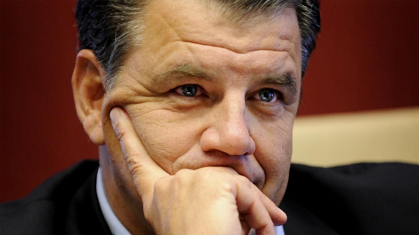 Profits Soar as Western Union CEO Cashes In on Digital Payments
