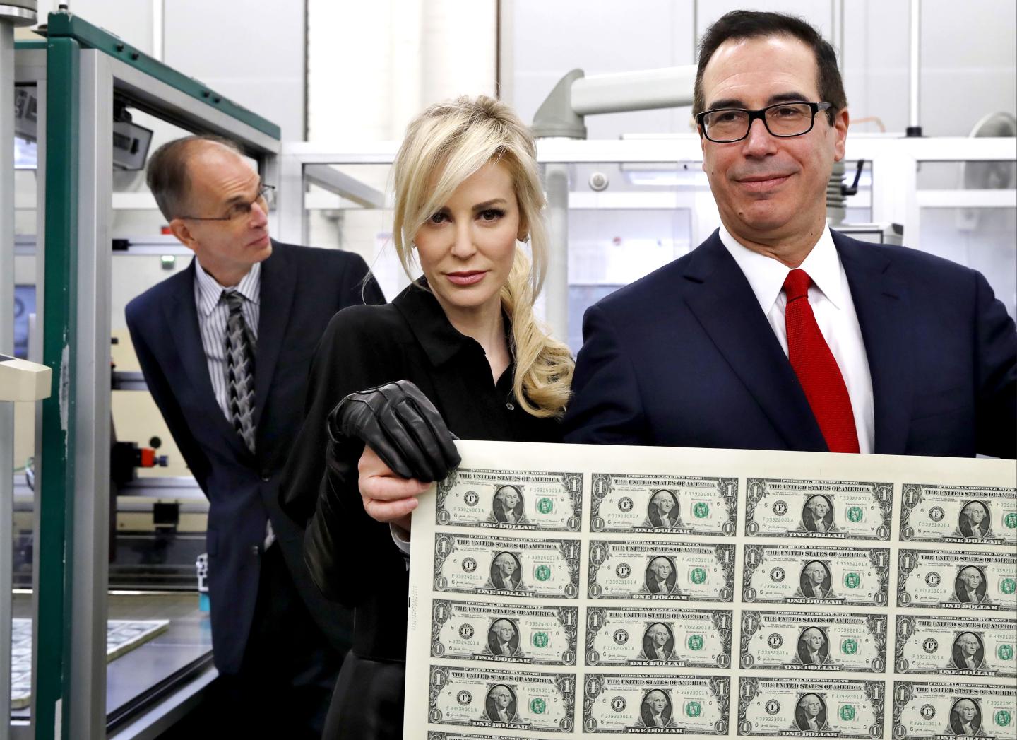 Mnuchin Currency, Washington, USA - 15 Nov 2017