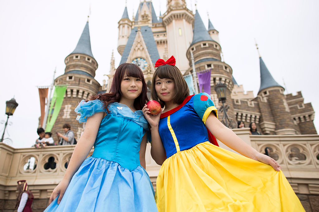 Tokyo Disneyland Hosts Halloween Party For Visitors