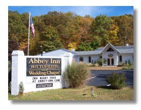 A Hotel Charged This Couple $350 and Threatened Legal Action After They Left a Negative Review, Lawsuit Says