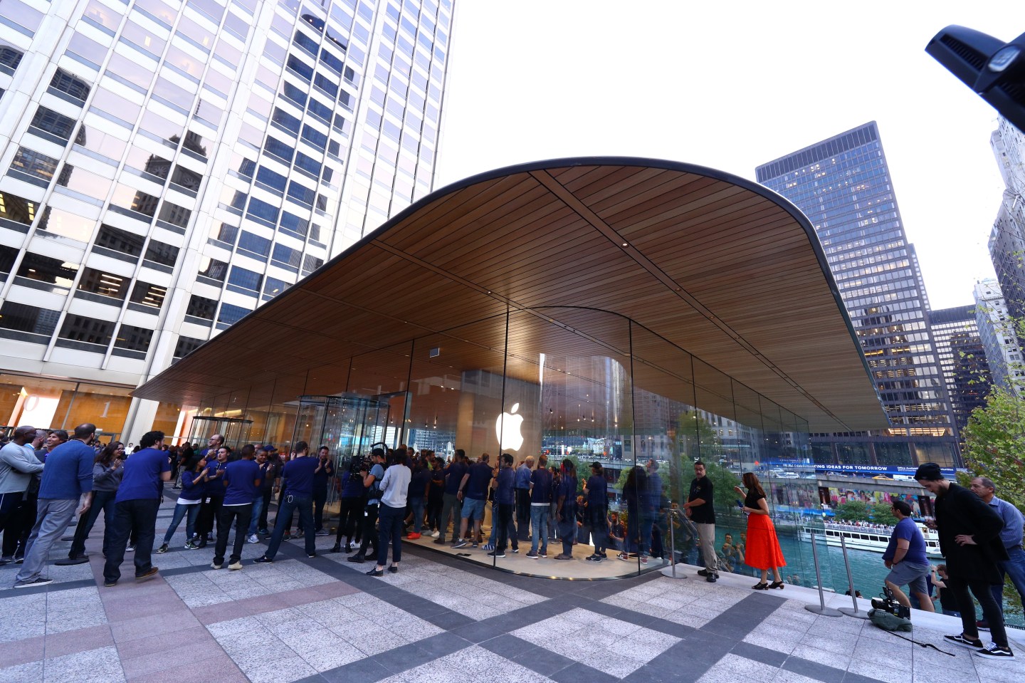 Opening of the Macbook-shaped roof tops' Apple Store in Chicago