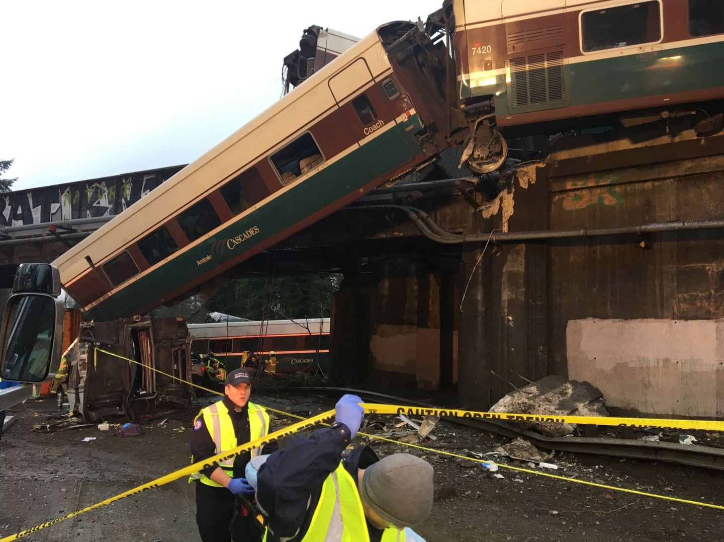 Amtrak train derails over highway, Olympia, USA - 18 Dec 2017