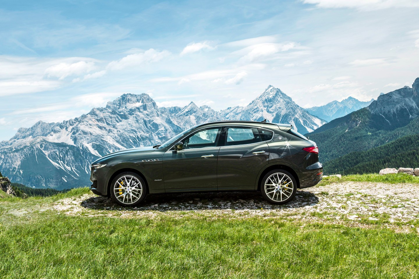 SUV12.15_Maserati