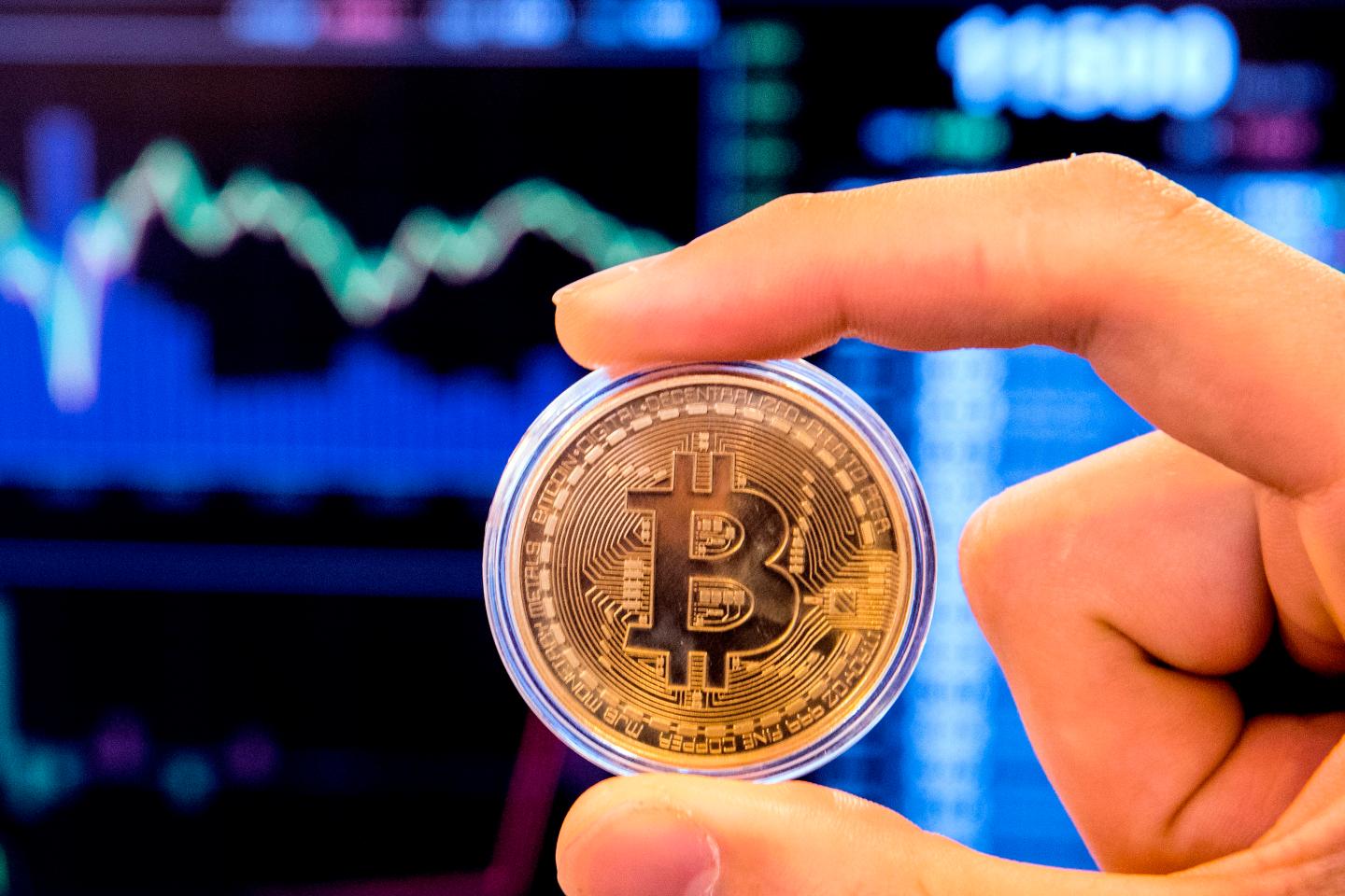 ISRAEL-MARKET-CRYPTOCURRENCY-STOCKS-BITCOIN