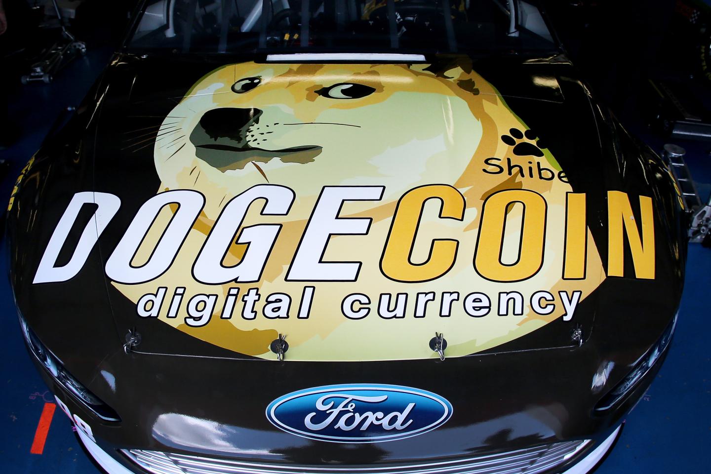 dogecoin-meme-car