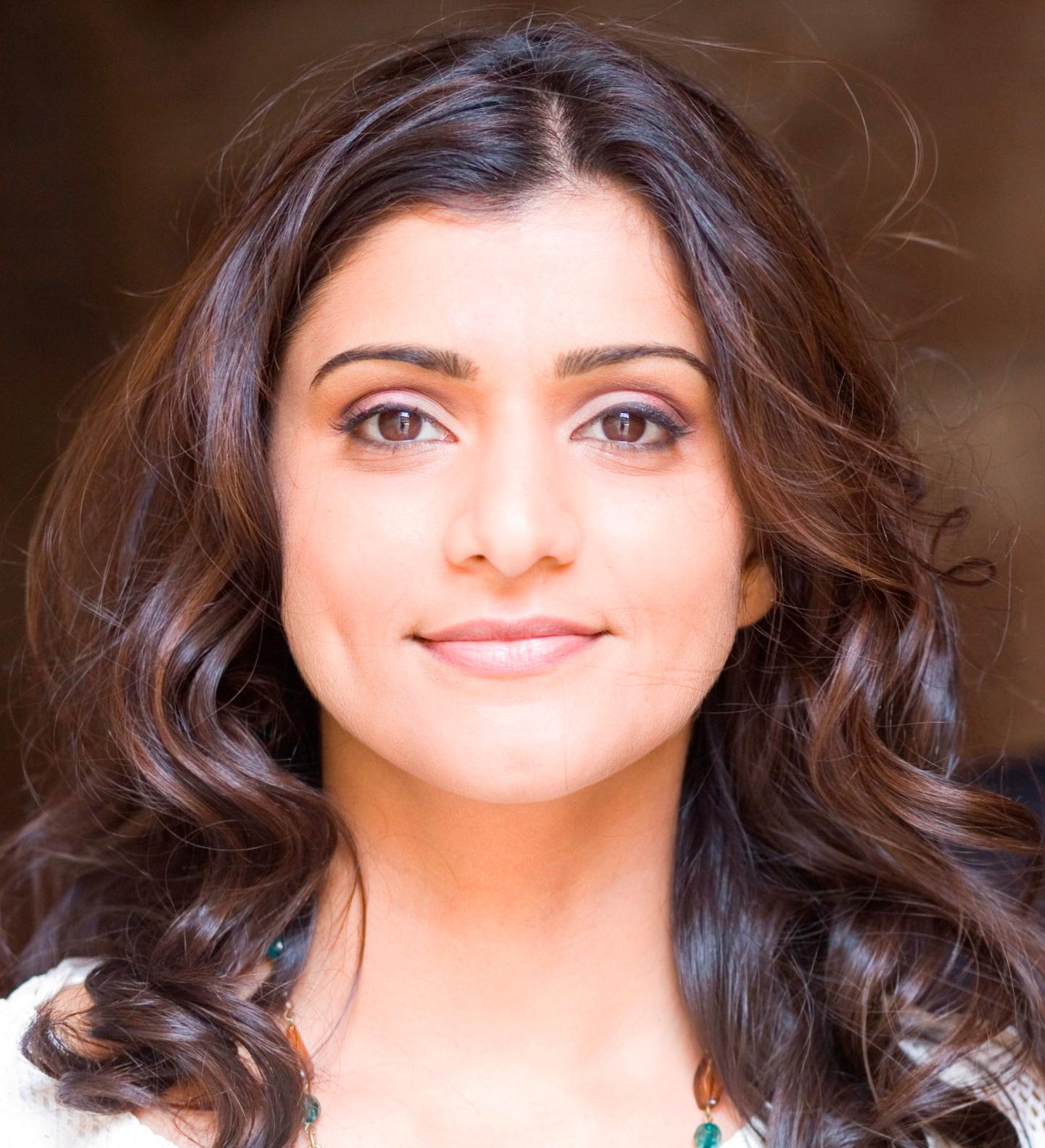 Coinbase Hires Twitter Executive Tina Bhatnagar to Improve Operations
