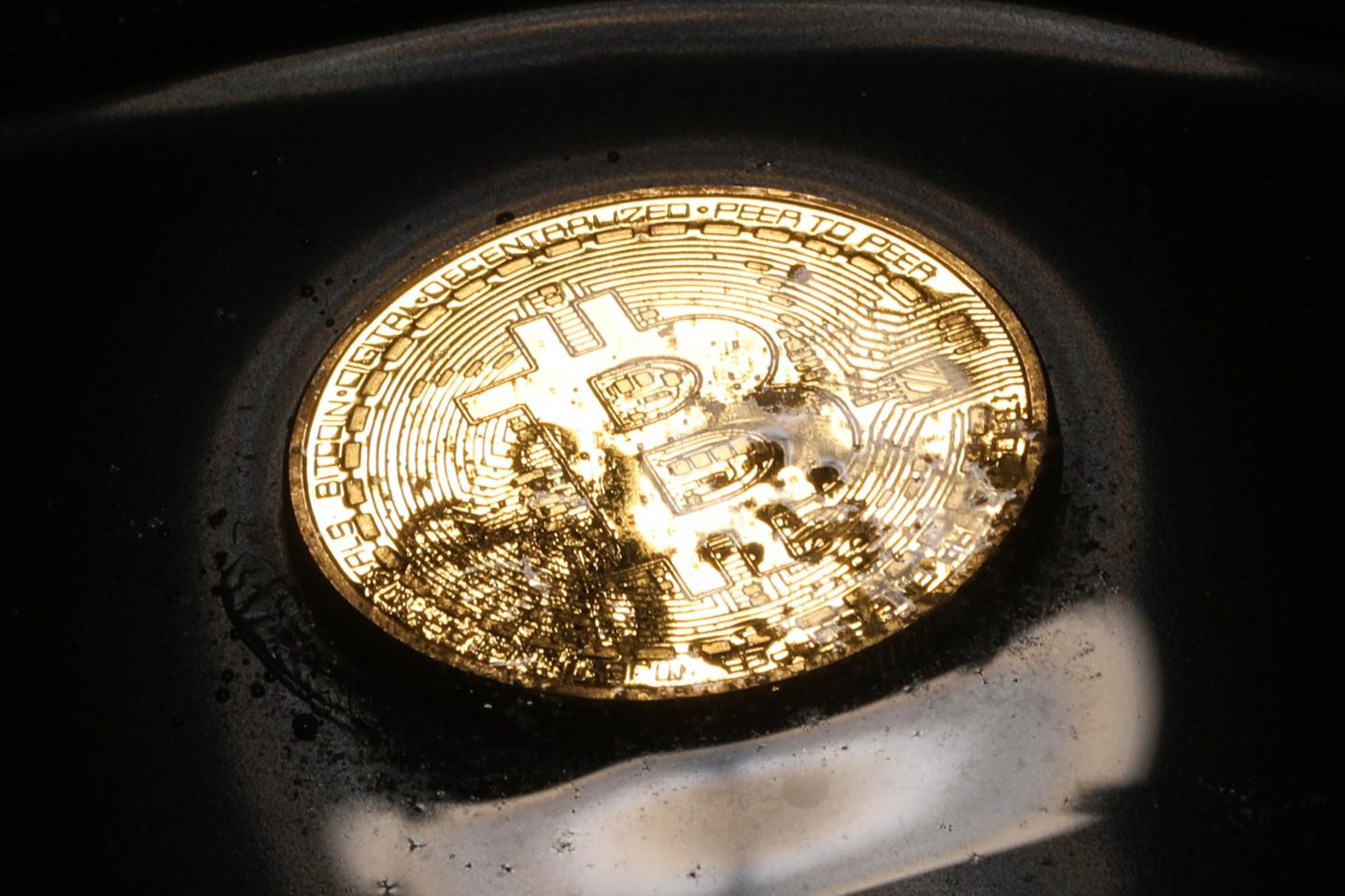 bitcoin price ico bitstrade fraud