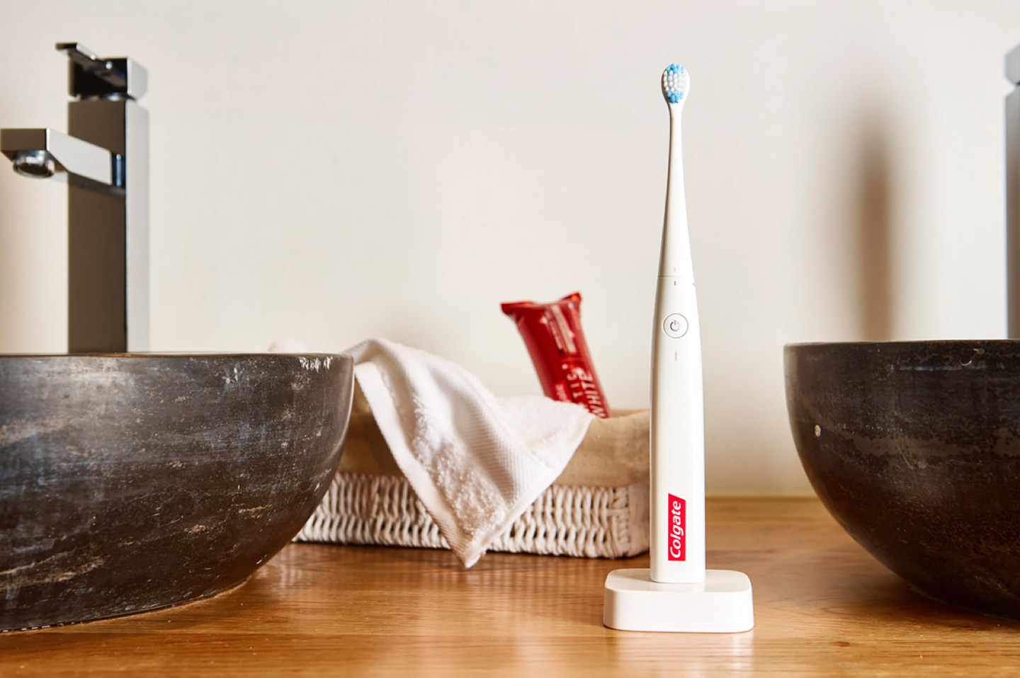 Colgate Connect E1-lifestyle-01