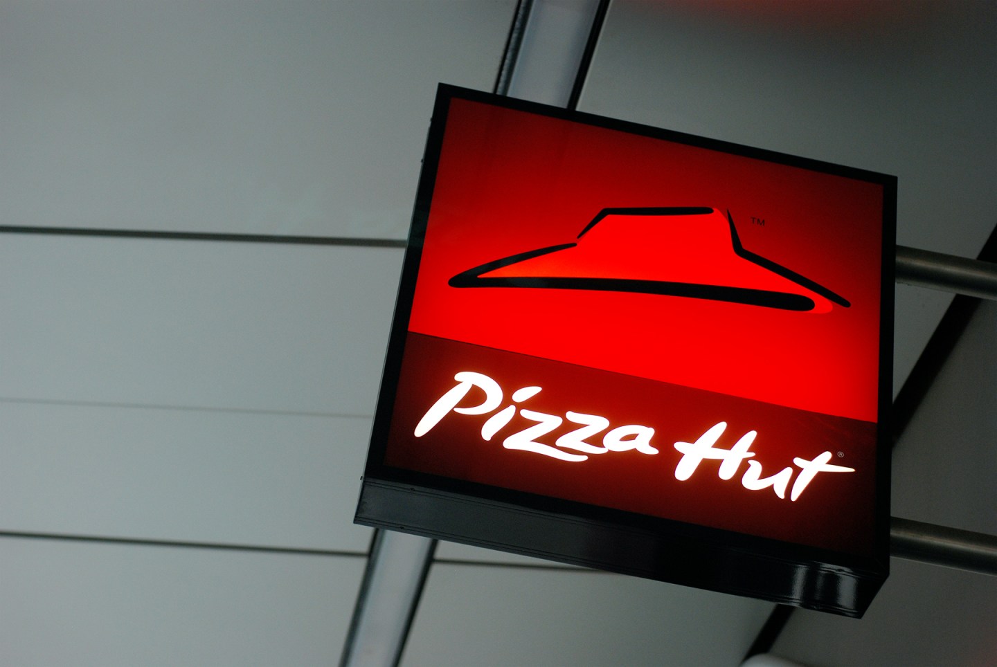 Sign of Pizza Hut in Liverpool One shopping center