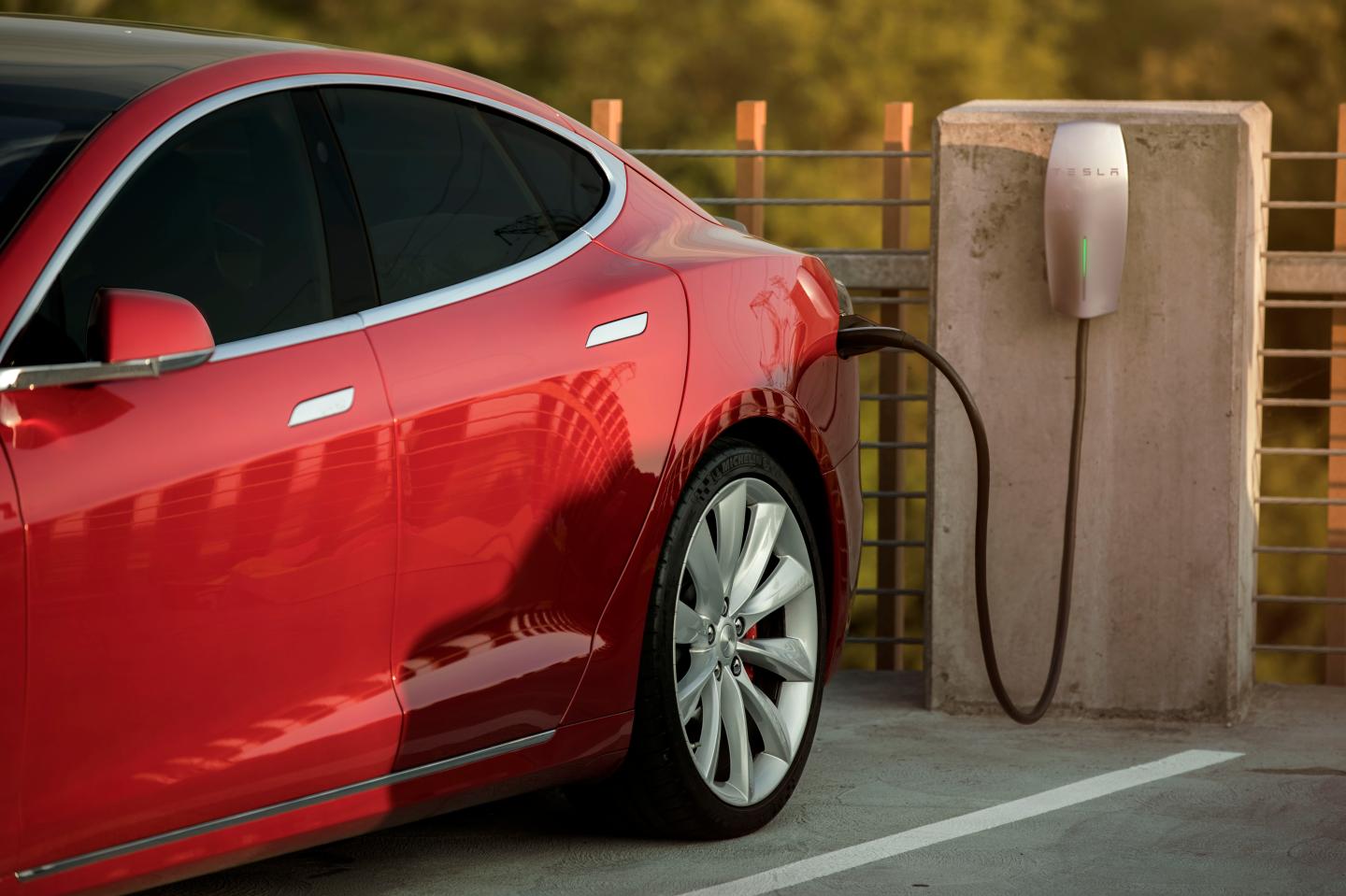 Tesla Is Sending Out Free Electric Vehicle Chargers