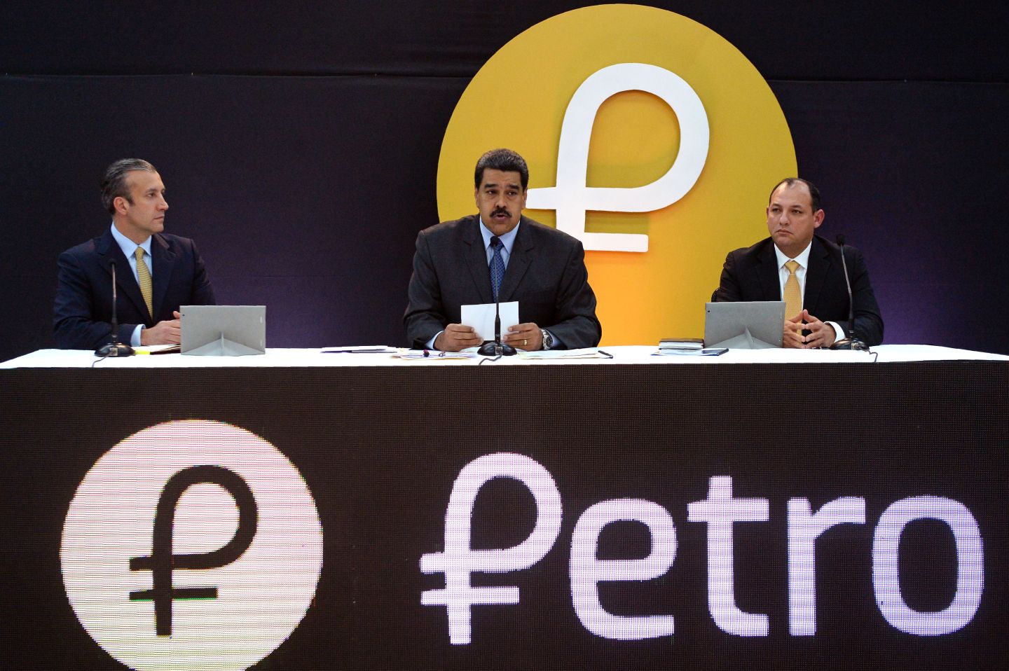 VENEZUELA-nicolas-MADURO-PETRO