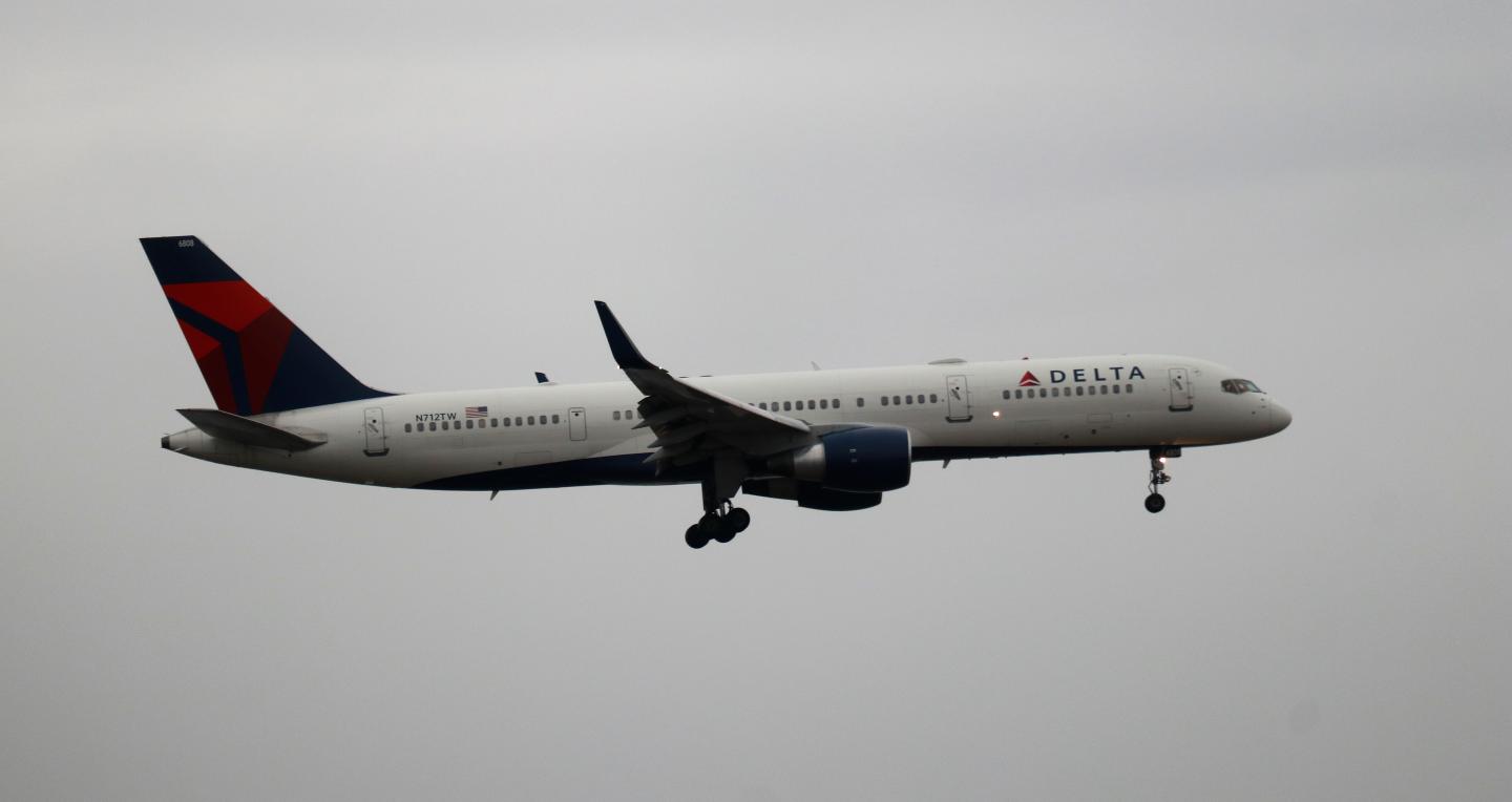 Airplanes on Approach to Newark Liberty Airport