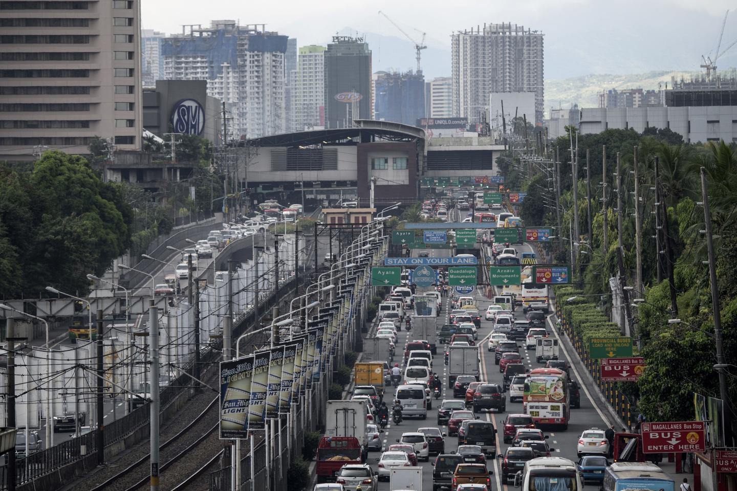 PHILIPPINES-ECONOMY-TAX