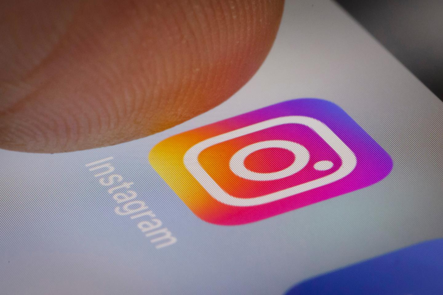 instagram-users-download-data