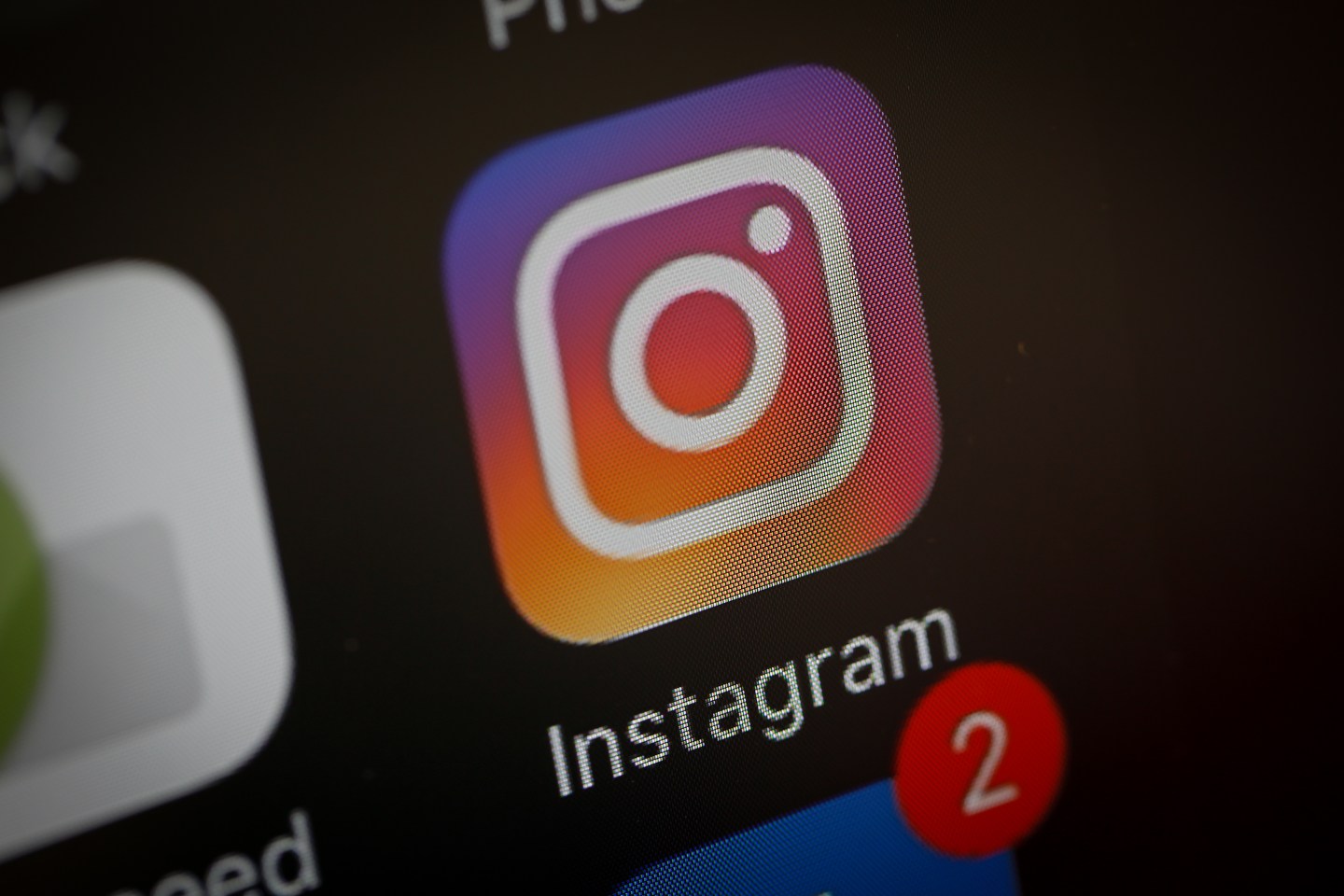 Instagram lets users upload photos without the app