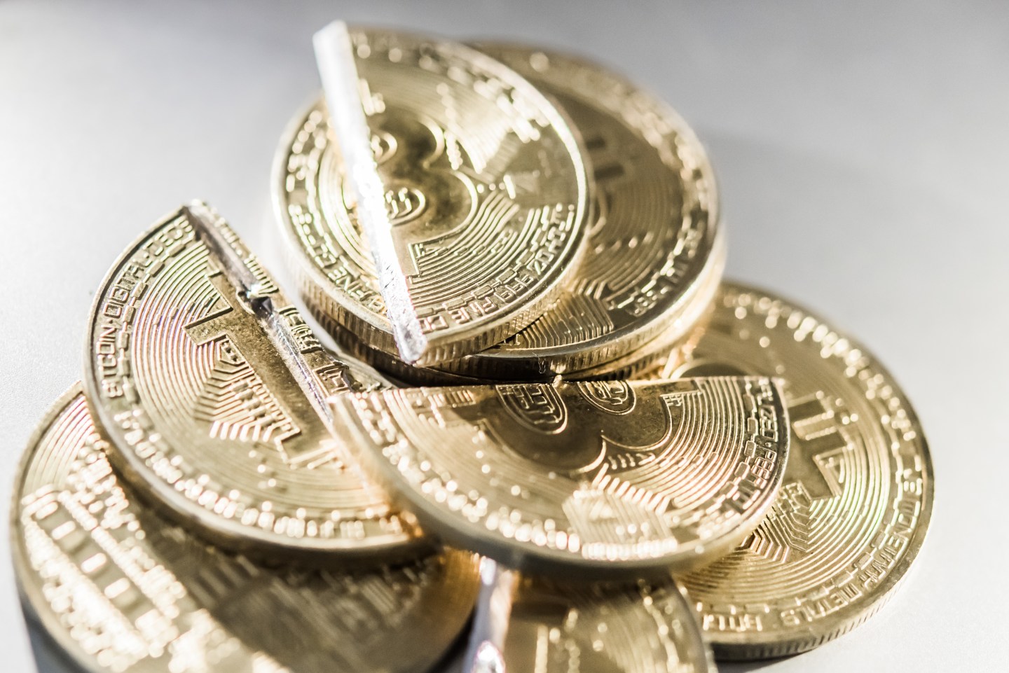 Longfin Stock halted t12 bitcoin