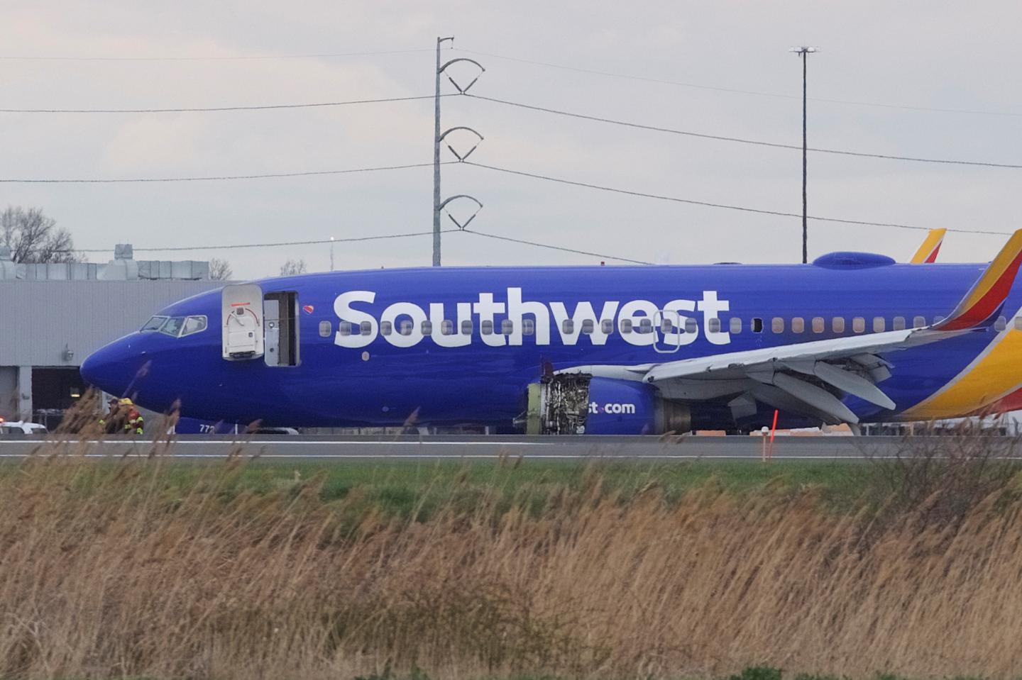 southwest-airline-emergency-landing-jet-explosion