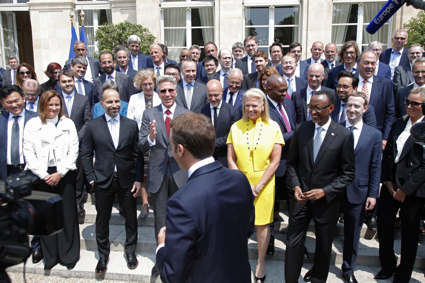 FRANCE-TECHNOLOGY-POLITICS-GOVERNMENT-ECONOMY