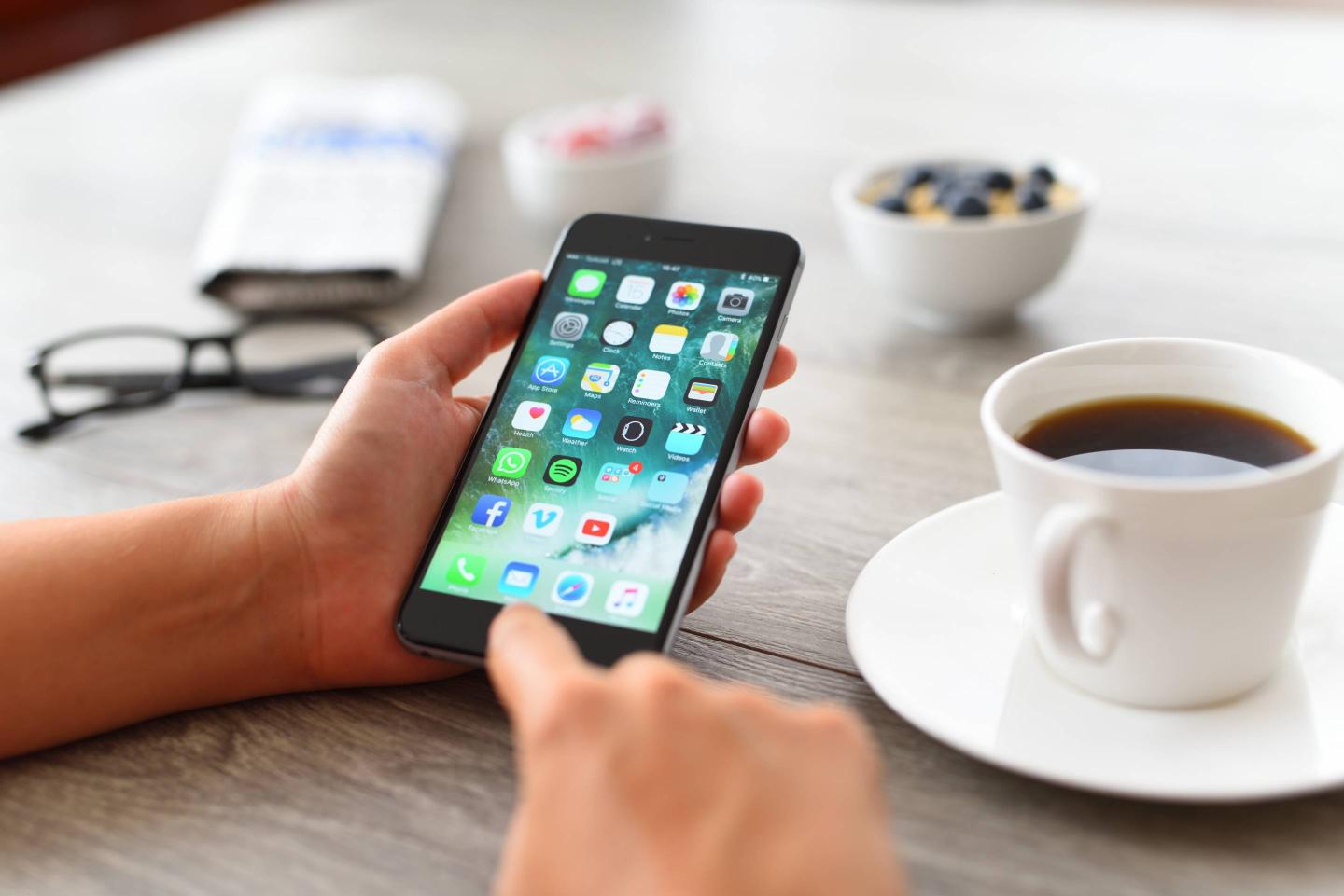 Using Apple iPhone 6