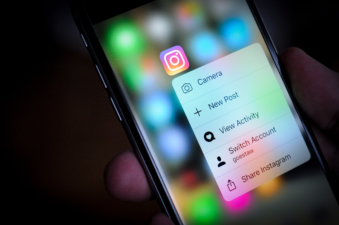 Social Media on Portable Devices