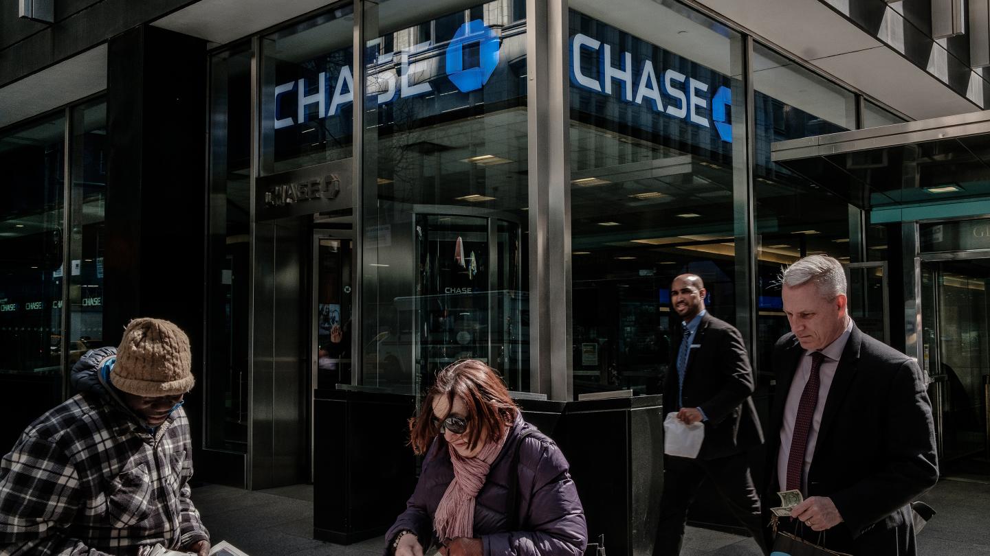 A JPMorgan Chase &amp; Co. Bank Branch Ahead Of Earnings Figures